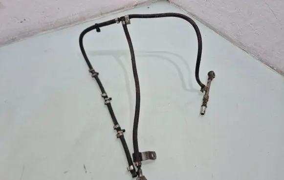 Opel Astra J Fuel injector supply line/pipe 
