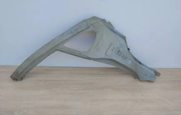 Toyota Auris 150 Front quarter panel AURIS0612