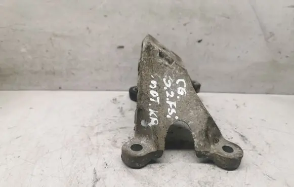 Audi A6 S6 C6 4F Engine mounting bracket 4F0199307M