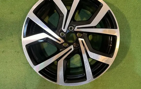 Volkswagen Polo VI R18 alloy rim 