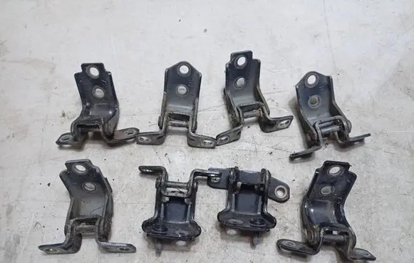 Rear door hinge set