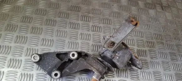 Fiat Punto (176) Engine mount bracket 7737417