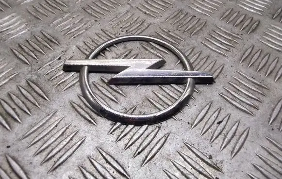 Manufacturer badge logo/emblem