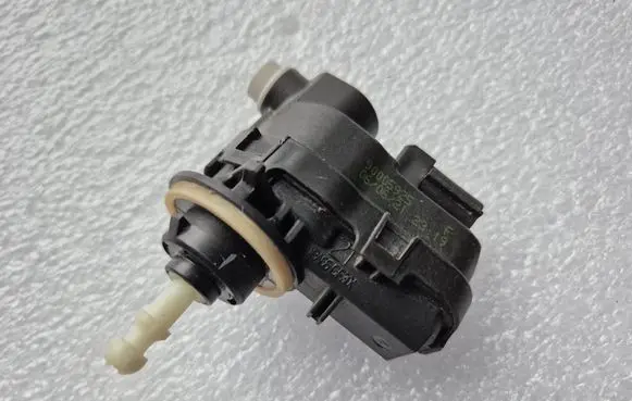 Peugeot 208 I Headlight level adjustment motor 90005925