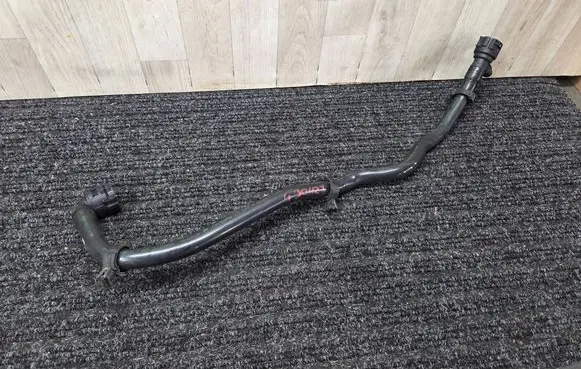 Engine coolant pipe/hose