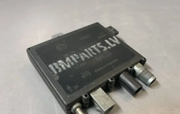 BMW 3 E46 Antenna control unit 8377817