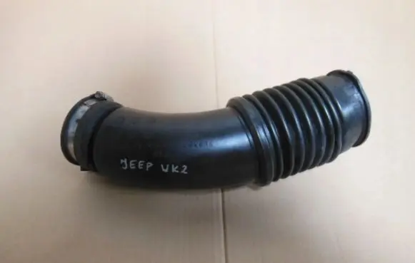 Jeep Grand Cherokee Air intake hose/pipe 68202826AA