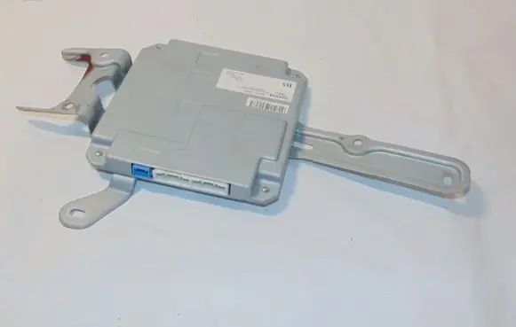 Toyota Camry VIII XV70 Parking PDC control unit/module 8679233051 13200042910101