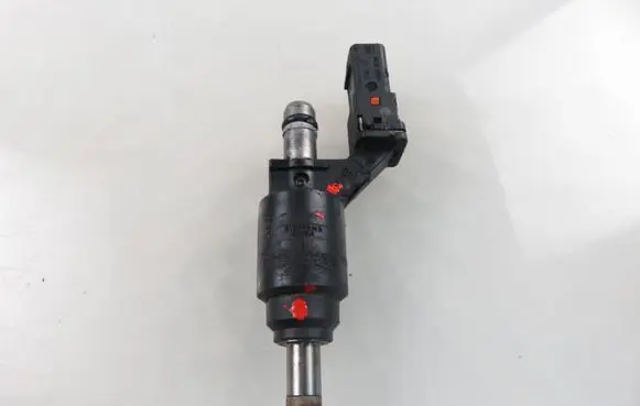 Opel Signum Fuel injector 24404012