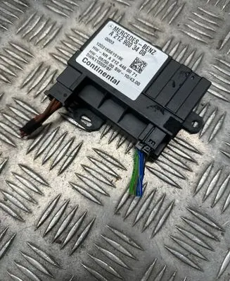 Mercedes-Benz E W212 Fuel injection pump control unit/module A2129003408 5WK11555FBF A2124460071