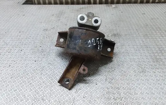 Chevrolet Aveo Engine mount bracket