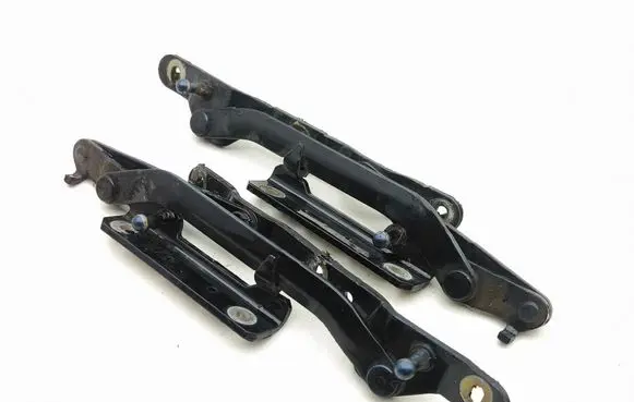 Maserati Quattroporte Tailgate/trunk/boot hinge