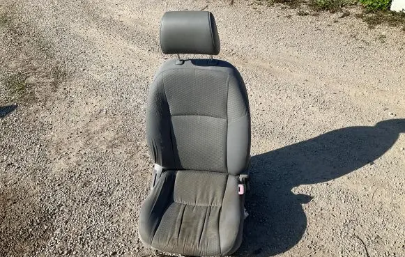 Toyota Hilux (AN10, AN20, AN30) Front passenger seat 