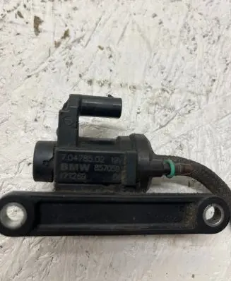 BMW 1 F20 F21 Vacuum valve 8570591 70478502 17T269