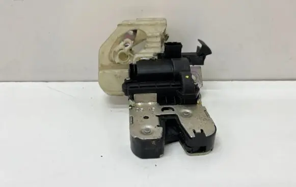 Loading door lock