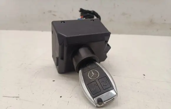 Mercedes-Benz CLA C117 X117 W117 Ignition lock A2469055103
