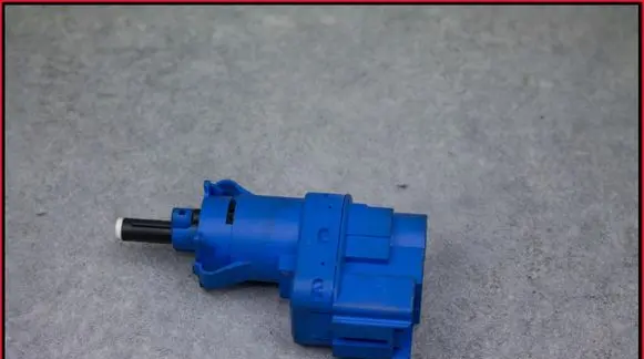Mazda 3 II Brake pedal sensor switch BP4K