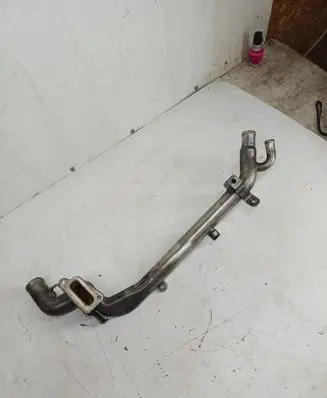 Engine coolant pipe/hose