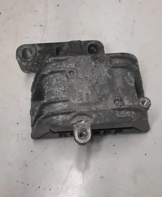 Volkswagen Touran I Engine mount bracket 1K0199262