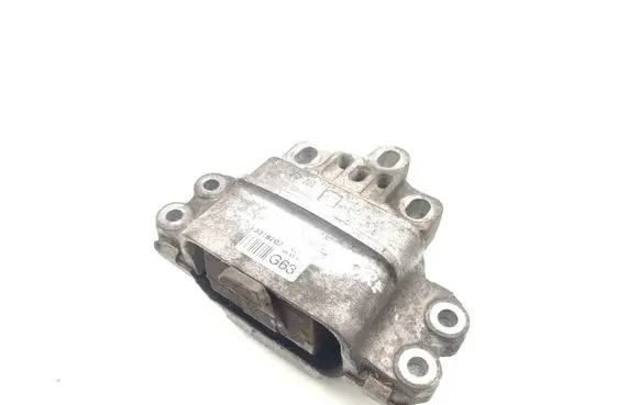 Volkswagen PASSAT B7 Engine mount bracket 1K0199555AT
