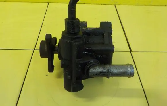 Renault Trafic II (X83) Power steering pump 7613955577 16SP14