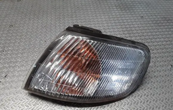 Nissan Almera Front indicator light 082151577L