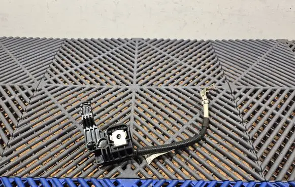 Toyota Prius (XW30) Negative earth cable (battery) 8211247