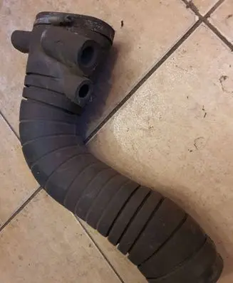 Volkswagen PASSAT B3 Air intake hose/pipe 357129627P