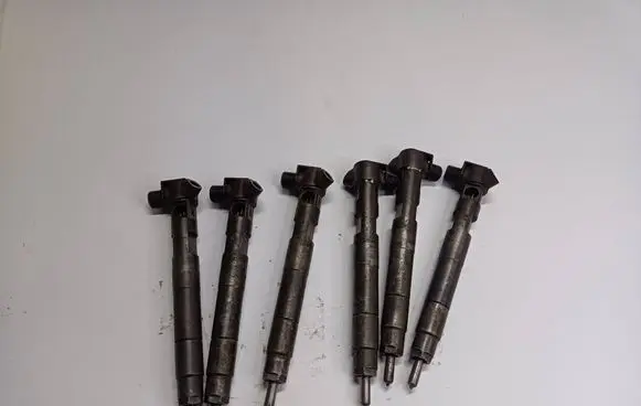 Mercedes-Benz A W176 Fuel injector 28230891 1319902401826