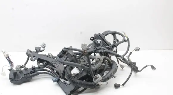 Toyota Auris E180 Engine installation wiring loom 821210Z250