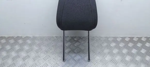 Peugeot 5008 Front seat headrest 