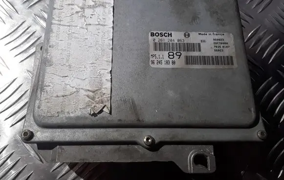Peugeot 406 Engine control unit/module 0261204063 9624518380