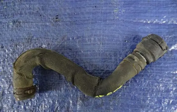 Audi A5 8T 8F Engine coolant pipe/hose 96605672XT