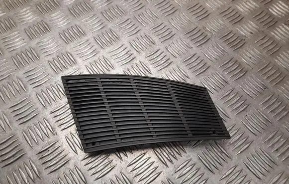 Mercedes-Benz S W126 Dash center speaker trim cover A1266806739