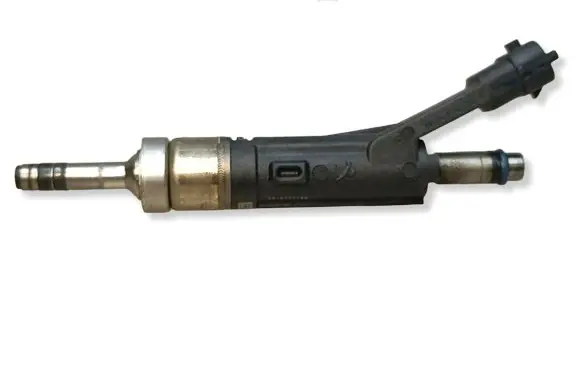 Peugeot 2008 I Fuel injector 9810335380