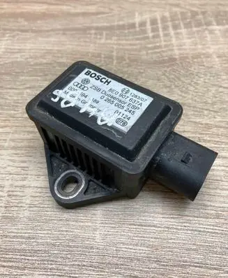 Volkswagen PASSAT B6 Yaw turn rate sensor 8E0907637A 0265005245