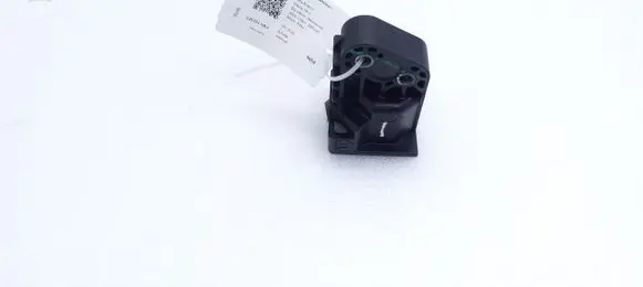 Alfa Romeo Giulia Radiator mount bracket 50541423