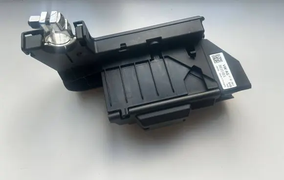 Audi A4 S4 B9 8W Battery relay fuse 8W0915459N