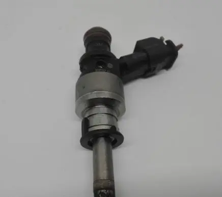 Audi A8 S8 D4 4H Fuel injector 1079036N