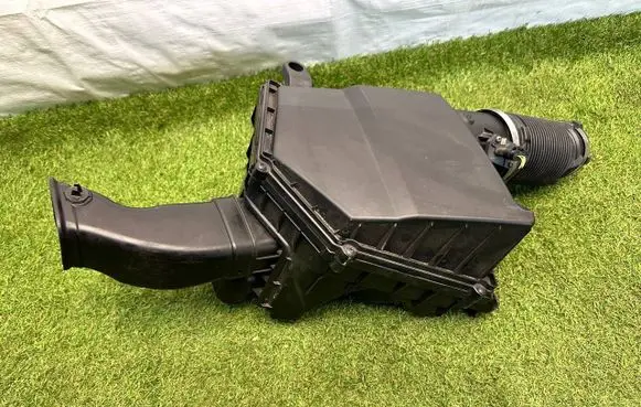 Volvo XC60 Air filter box 31474981