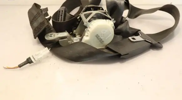 Renault Clio III Front seatbelt