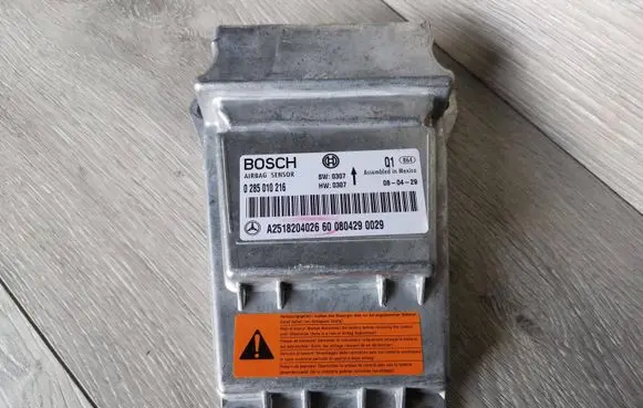Mercedes-Benz R W251 Airbag control unit/module A2518204026 0285010216