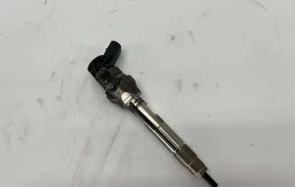 BMW 4 F36 Gran coupe Fuel injector 8514148