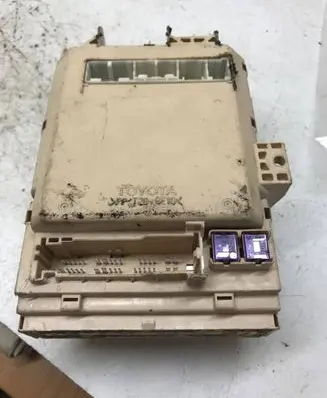 Audi A6 S6 C5 4B Fuse module KB159GF