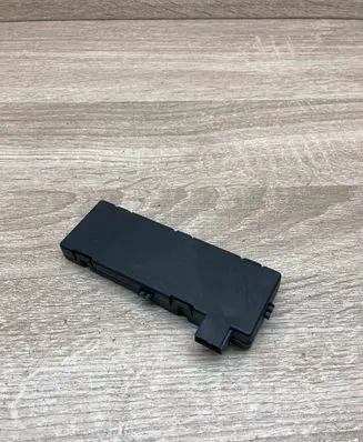 Opel Astra J Aerial antenna amplifier M3N284019 7812A284019