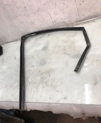 Hyundai Kona II Rubber seal rear door window/glass 