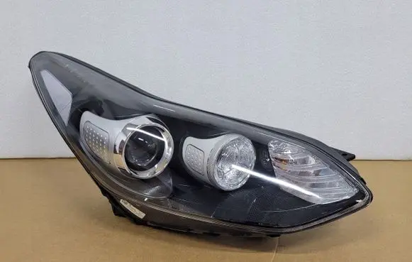 KIA Sportage Headlight/headlamp 92102F1000