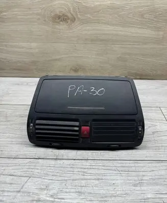 Skoda Octavia Mk2 (1Z) Dash center air vent grill 1Z0820951 210836