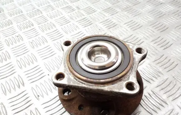 Volvo V70 Rear wheel hub