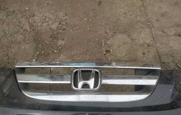 Honda FR-V Front grill